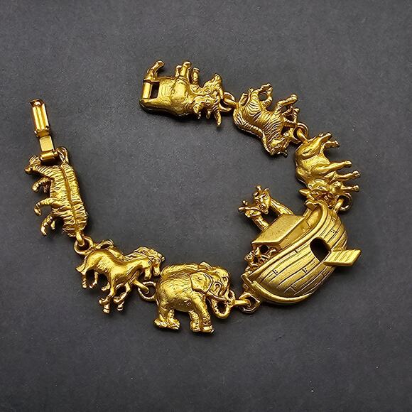 AJC Noahs Ark Gold Tone Bracelet Charm Link Signed Costume Jewelry Vintage - Picture 10 of 10
